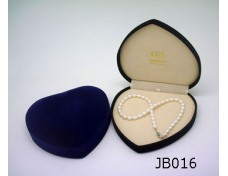 Heart-shaped Necklace Box
