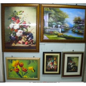 Wood Frames With 3D Pictures